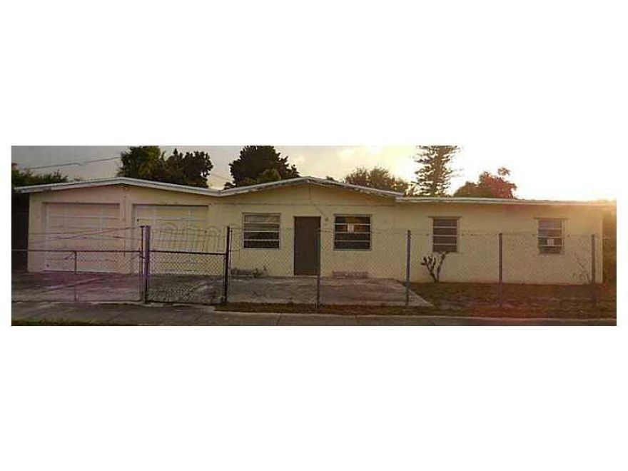 Don't Miss out on this large beautiful Private CORNER Home, Tall hedges provide privacy, central location, attached large 2 car garage, tons of parking spaces large corner lot fenced private yard. Owner financing with 40% down u can close fast. Regular Sa le, large corner home with really low taxes 1811 for the year & no association fees..