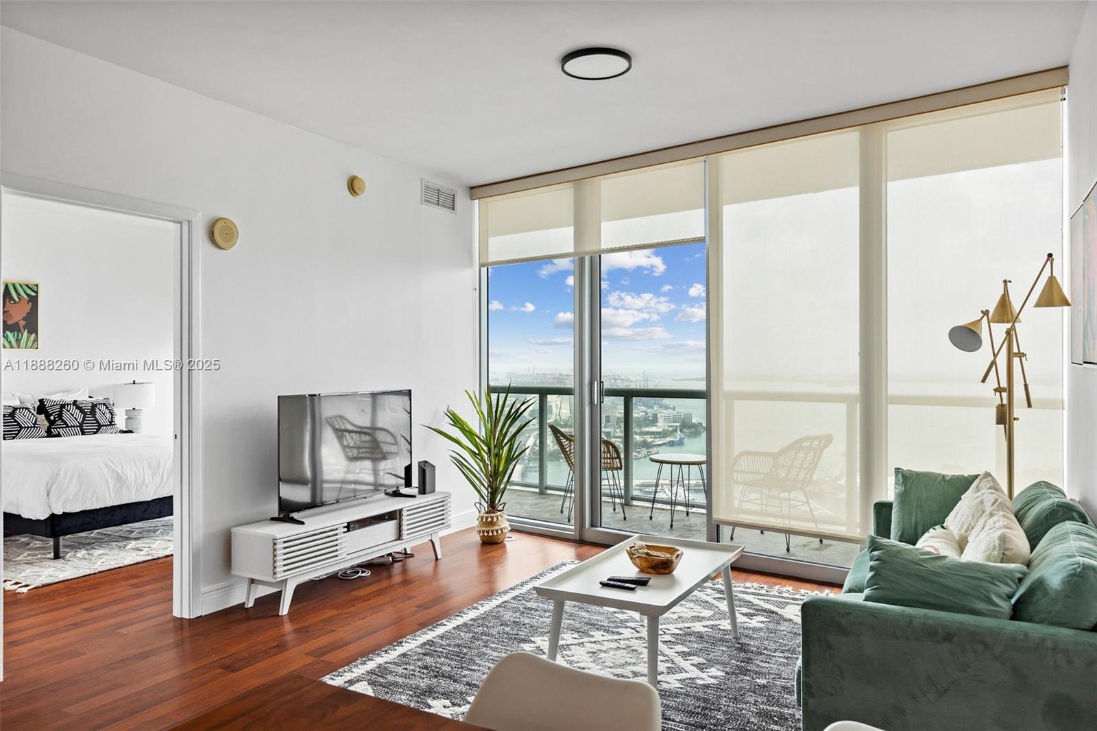 888 Biscayne Blvd 4002