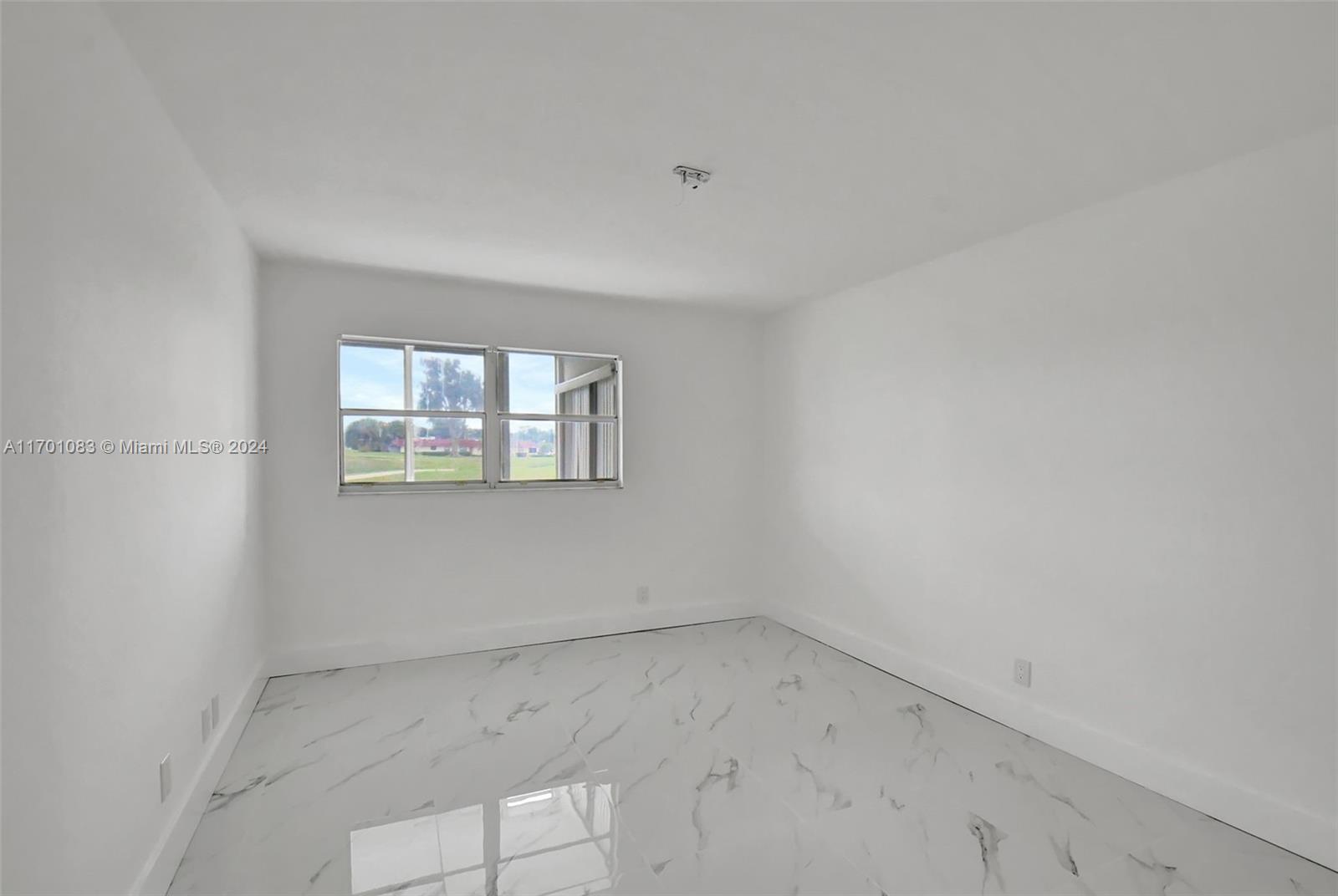 KINGS POINT TUSCANY CONDO - Residential