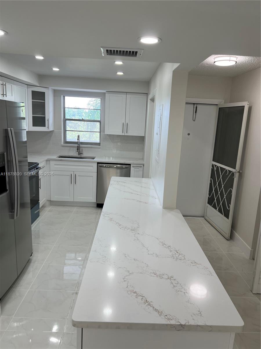 HI-GREENS OF INVERRARY - Residential