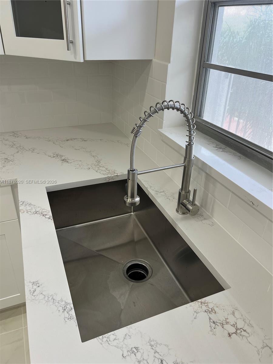 HI-GREENS OF INVERRARY - Residential