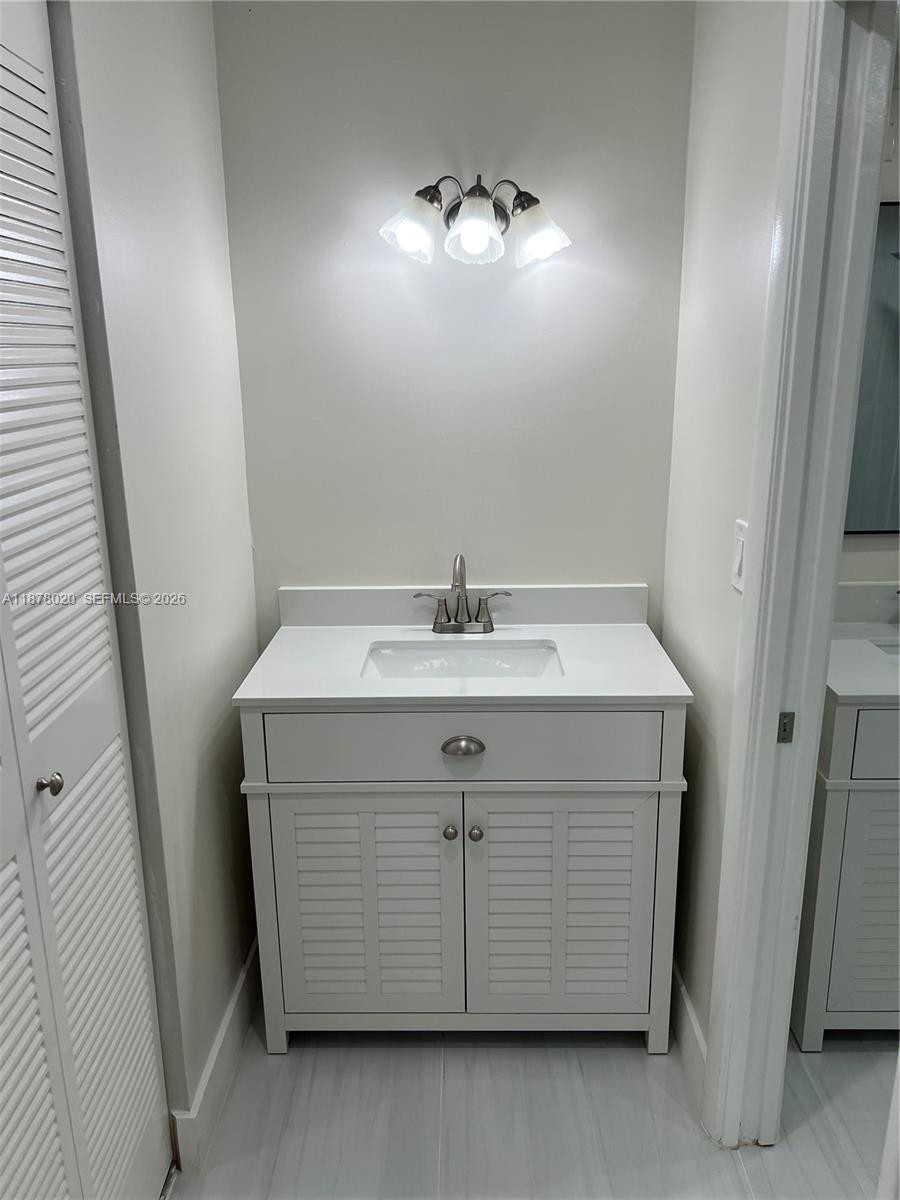 HI-GREENS OF INVERRARY - Residential