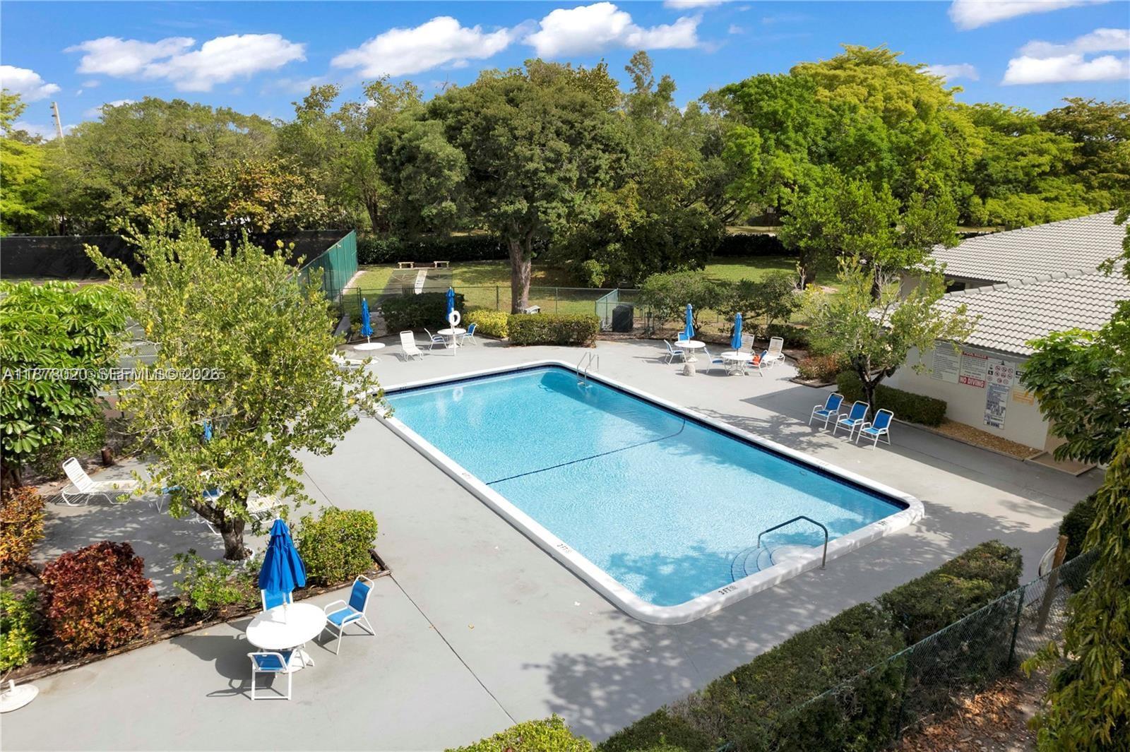 HI-GREENS OF INVERRARY - Residential