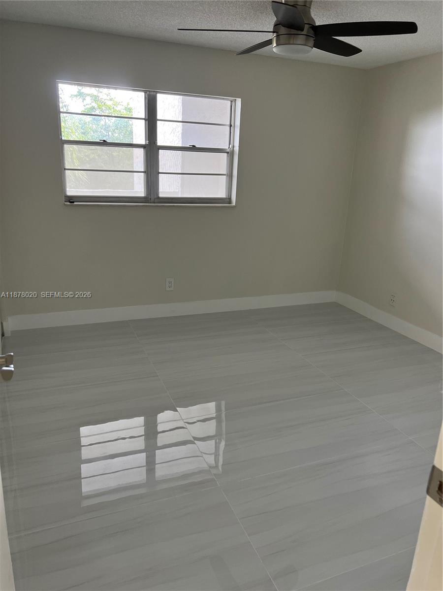 HI-GREENS OF INVERRARY - Residential