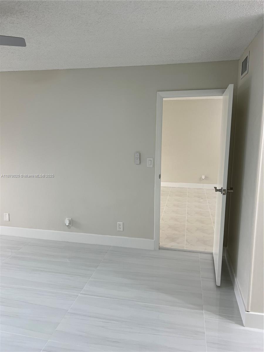 HI-GREENS OF INVERRARY - Residential