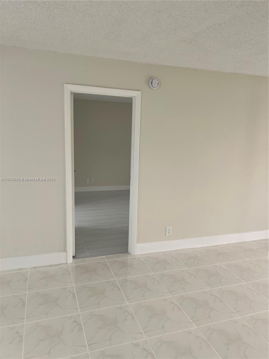 HI-GREENS OF INVERRARY - Residential