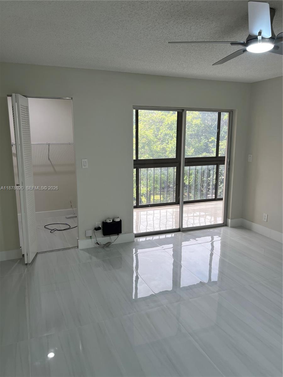 HI-GREENS OF INVERRARY - Residential