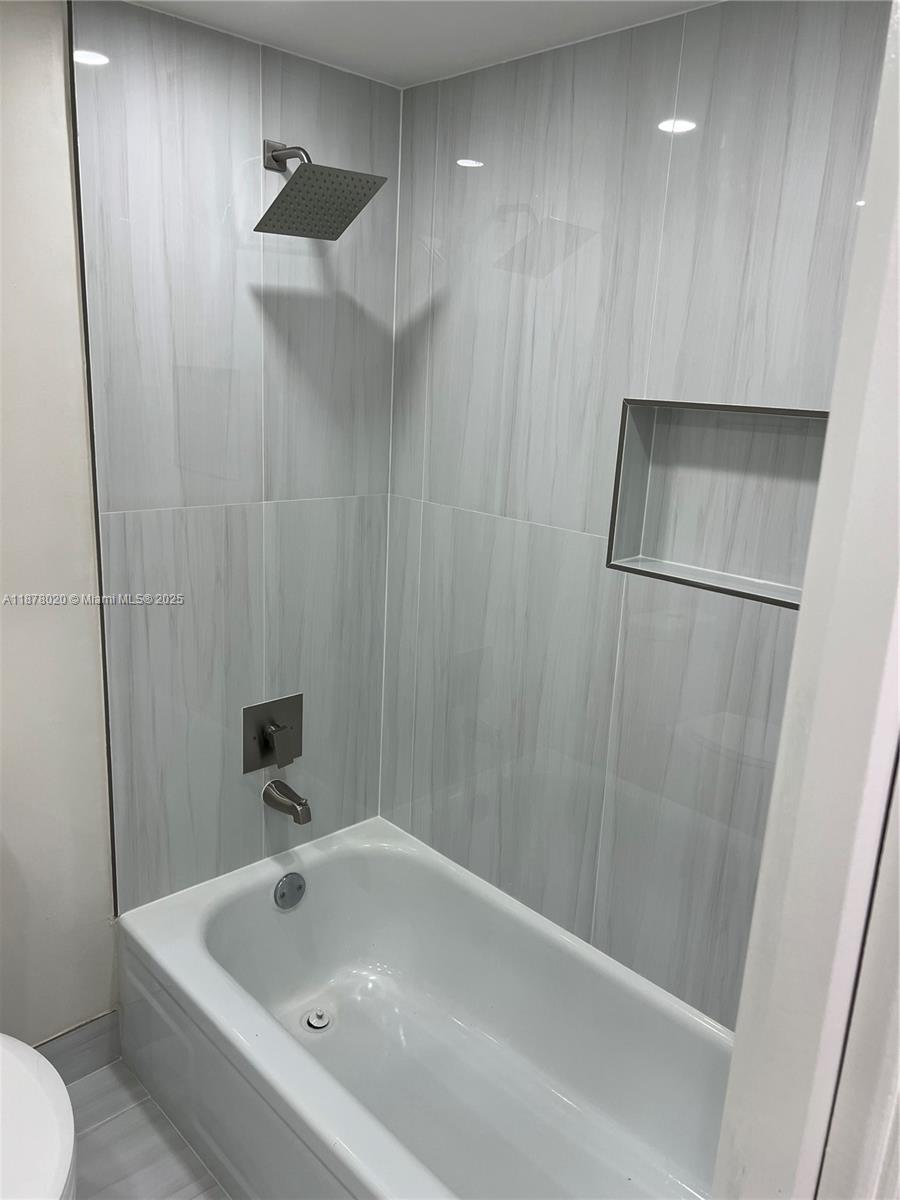 HI-GREENS OF INVERRARY - Residential