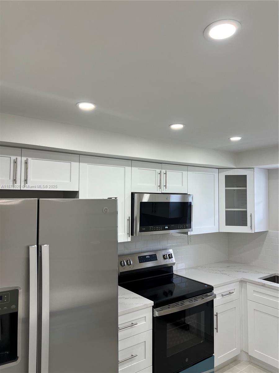 HI-GREENS OF INVERRARY - Residential