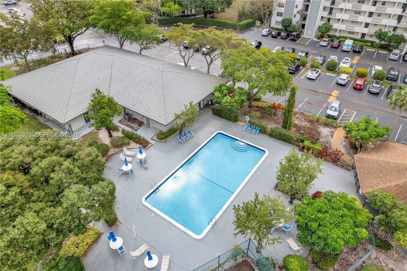 HI-GREENS OF INVERRARY - Residential