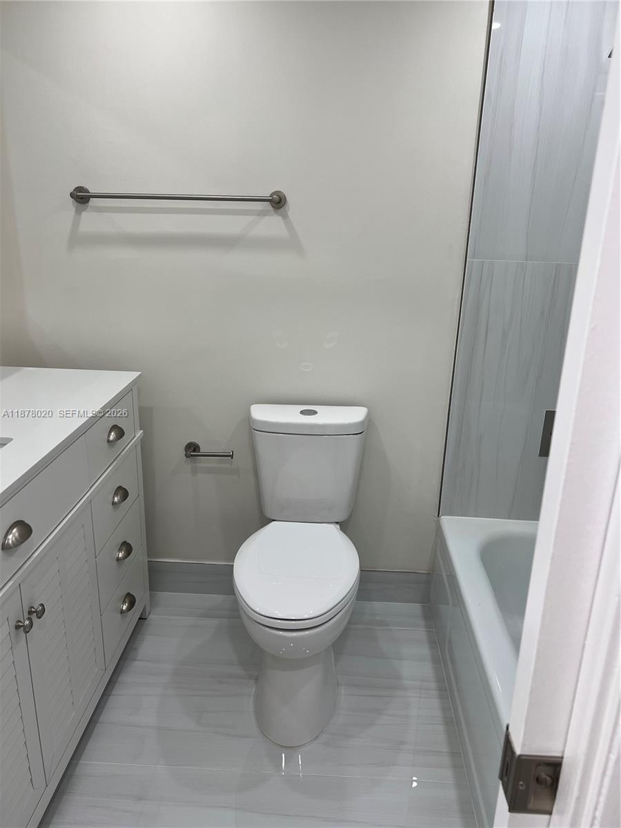 HI-GREENS OF INVERRARY - Residential