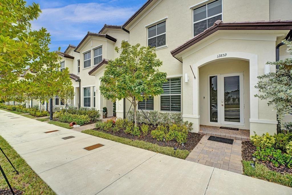 AVALON SQUARE - Residential