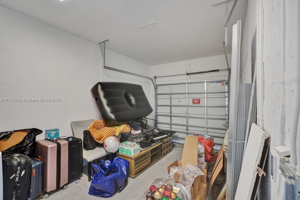 AVALON SQUARE - Residential