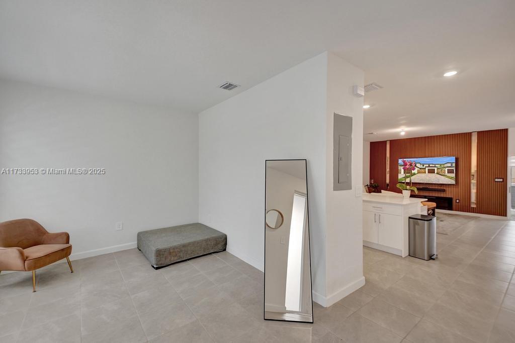 AVALON SQUARE - Residential