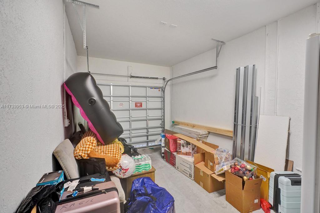 AVALON SQUARE - Residential