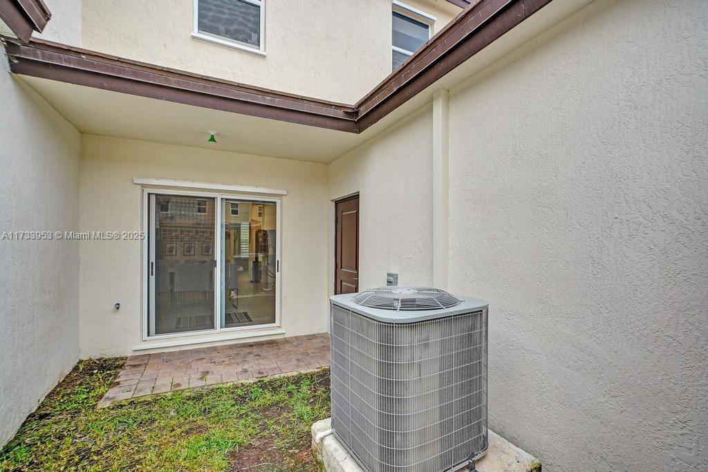 AVALON SQUARE - Residential