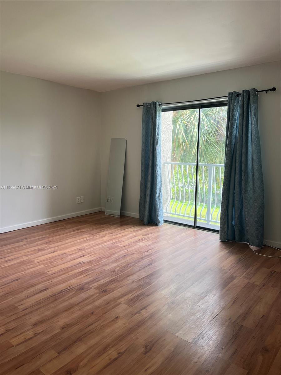 PALM VILLAGE CLUB CONDO - Residential Lease