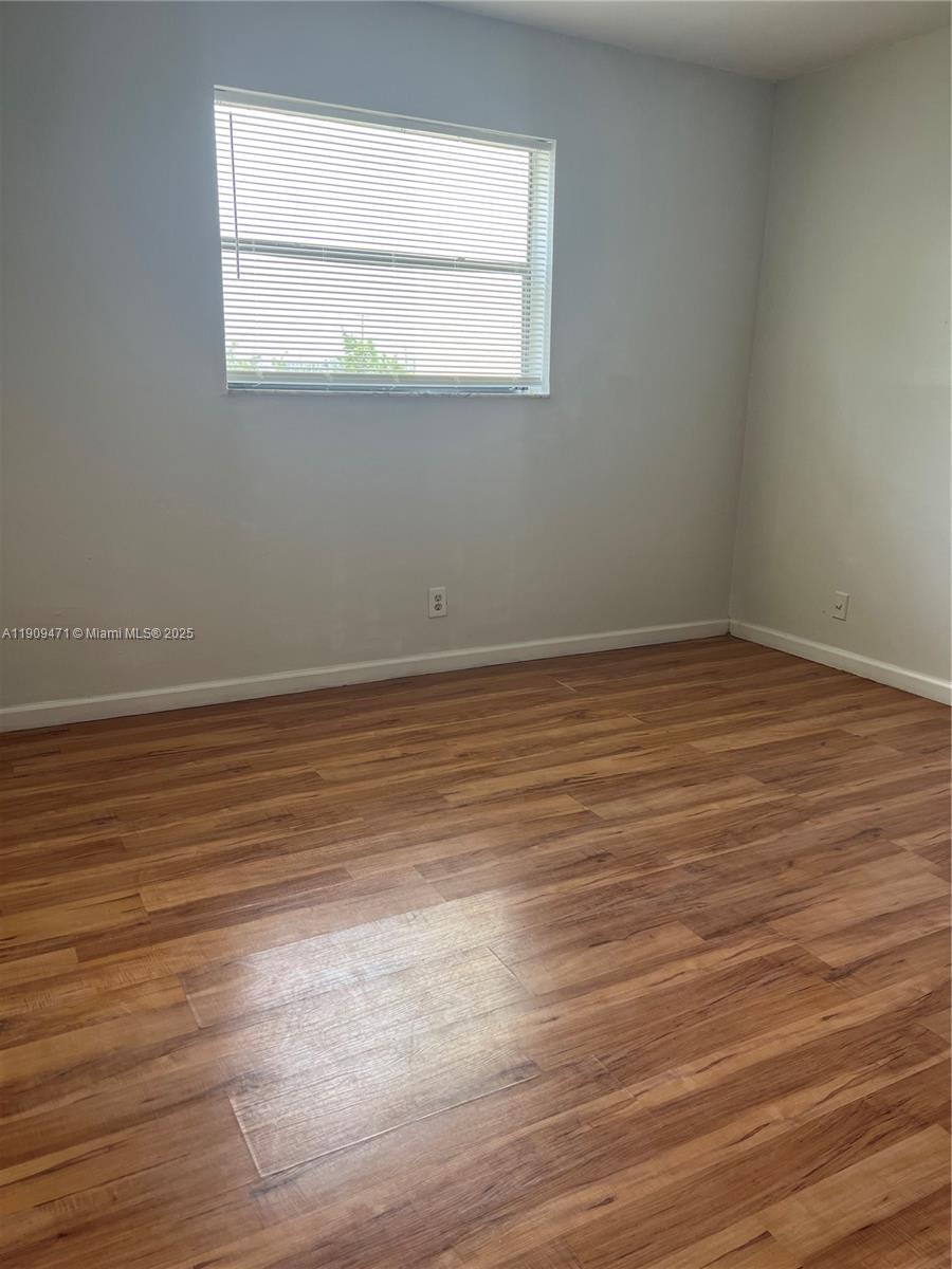 PALM VILLAGE CLUB CONDO - Residential Lease