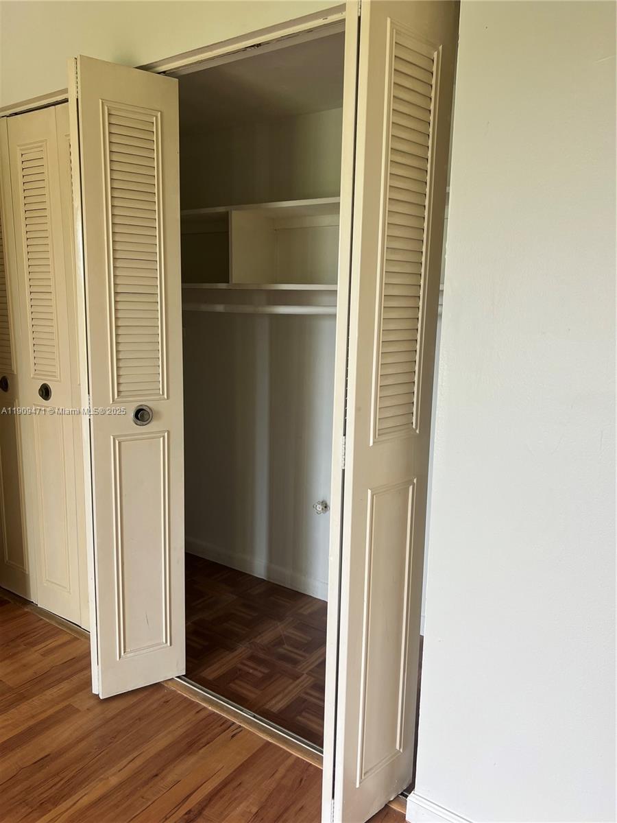 PALM VILLAGE CLUB CONDO - Residential Lease