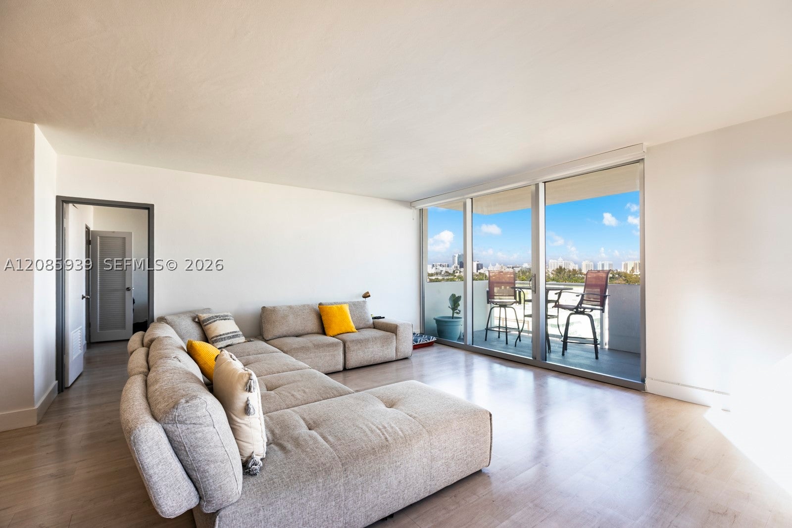 1200 West Ave 907