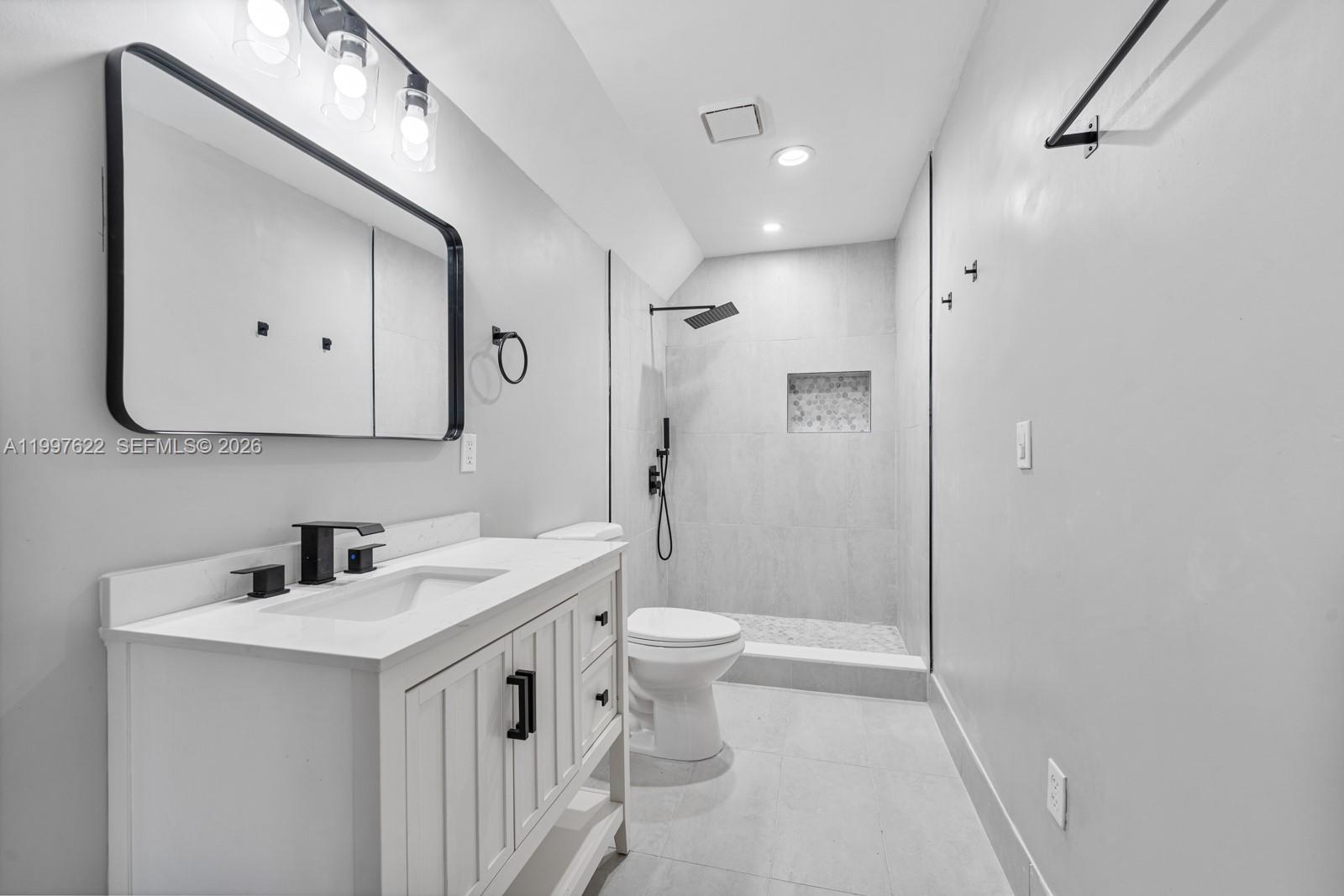 COUNTRY WALK SEC 4 - Residential Lease