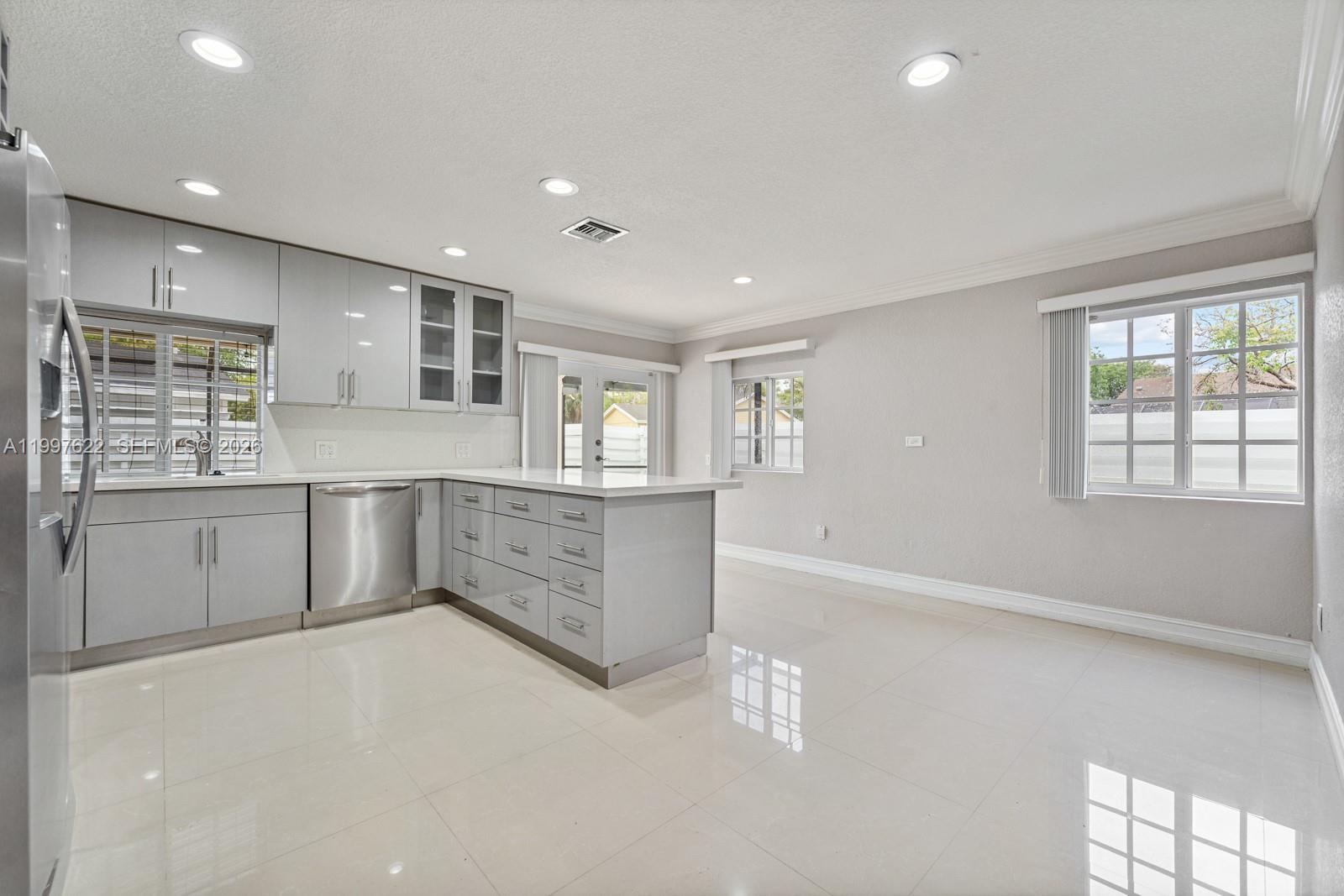 COUNTRY WALK SEC 4 - Residential Lease