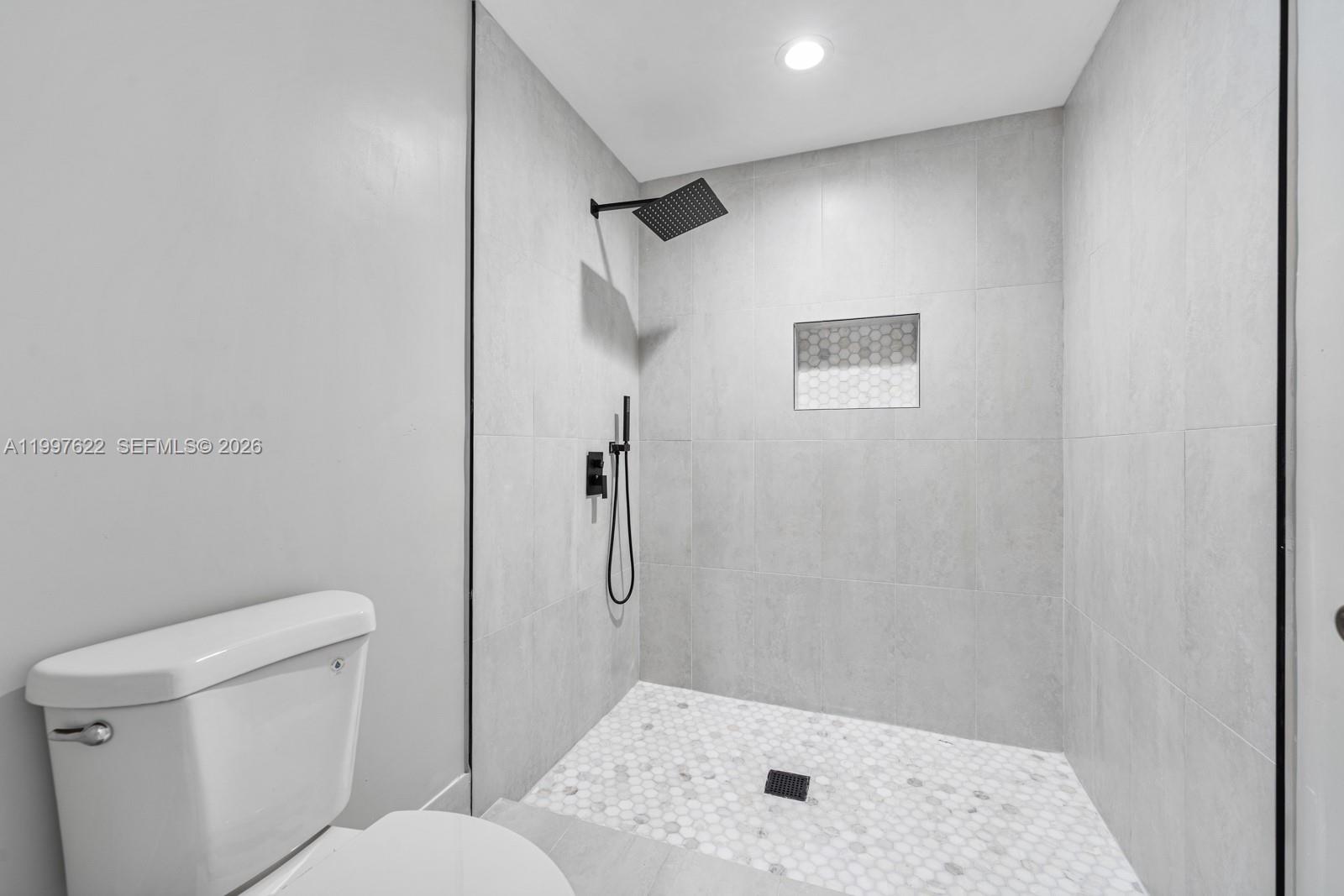 COUNTRY WALK SEC 4 - Residential Lease