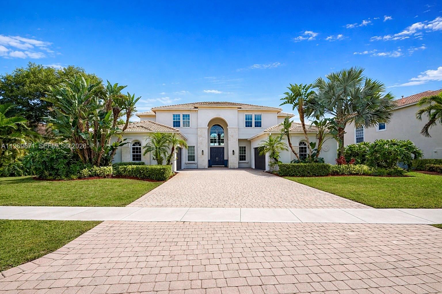 EQUESTRIAN CLUB - Residential