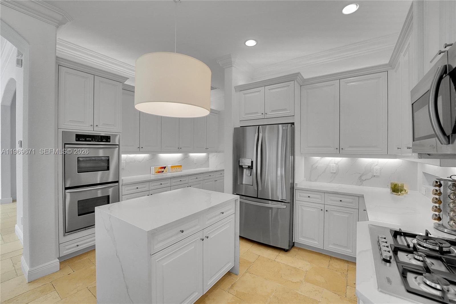 EQUESTRIAN CLUB - Residential