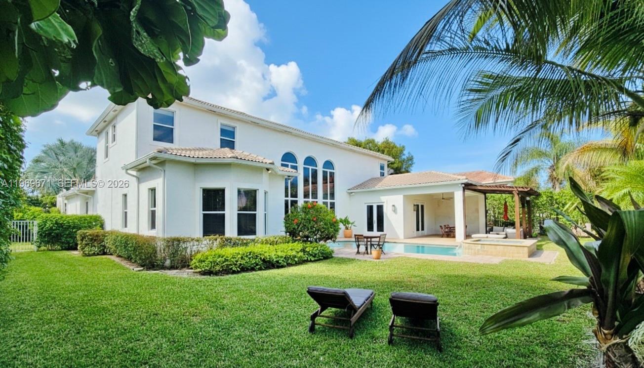 EQUESTRIAN CLUB - Residential