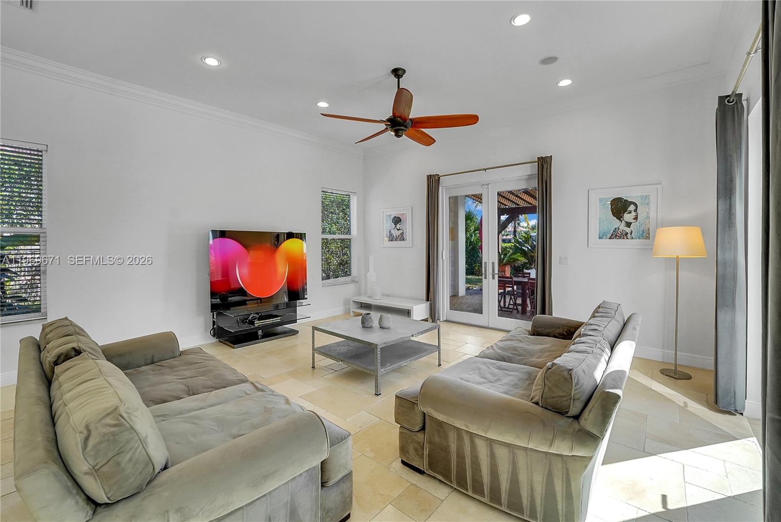 EQUESTRIAN CLUB - Residential