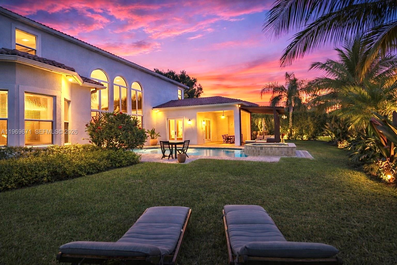 EQUESTRIAN CLUB - Residential