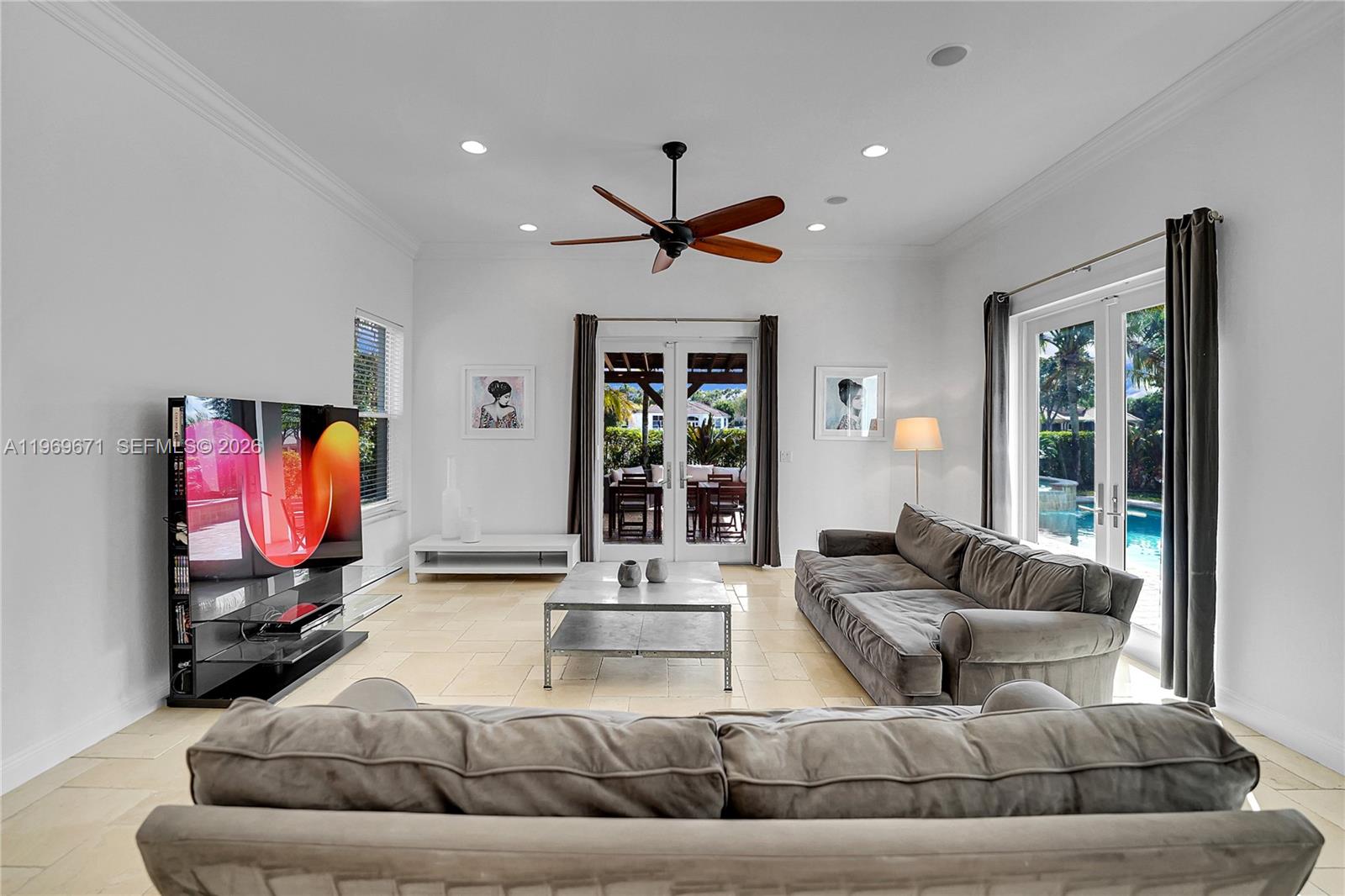 EQUESTRIAN CLUB - Residential