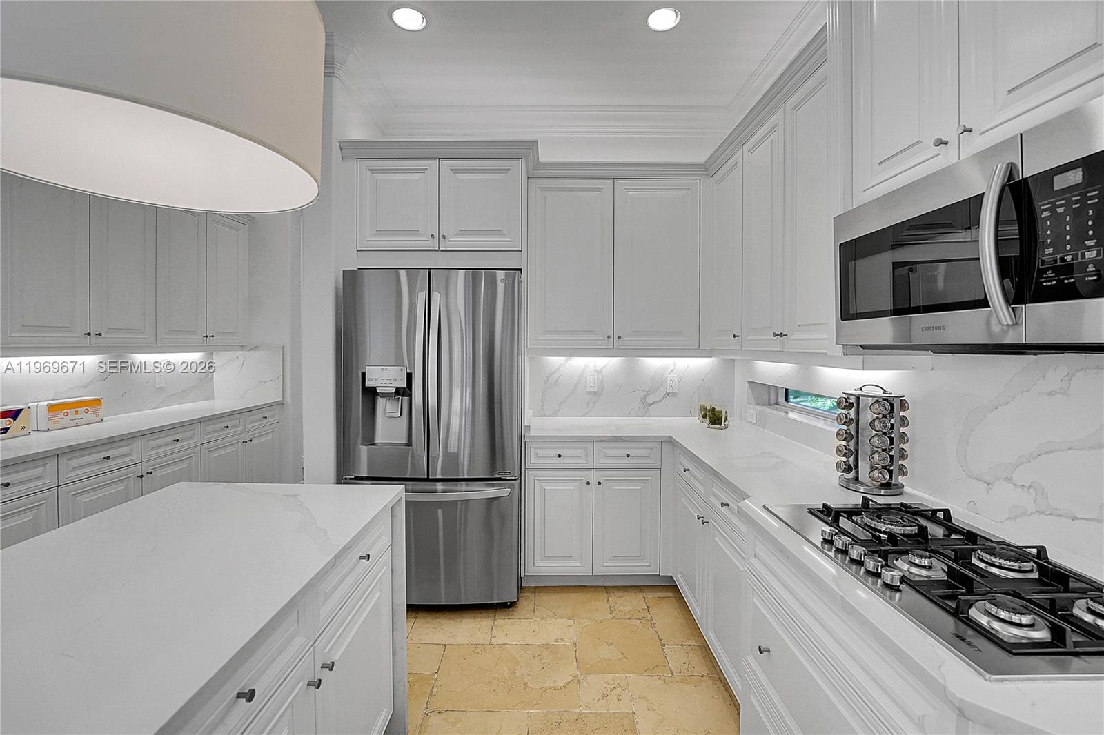 EQUESTRIAN CLUB - Residential