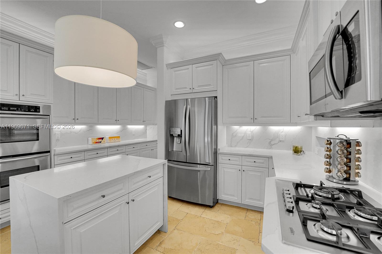 EQUESTRIAN CLUB - Residential