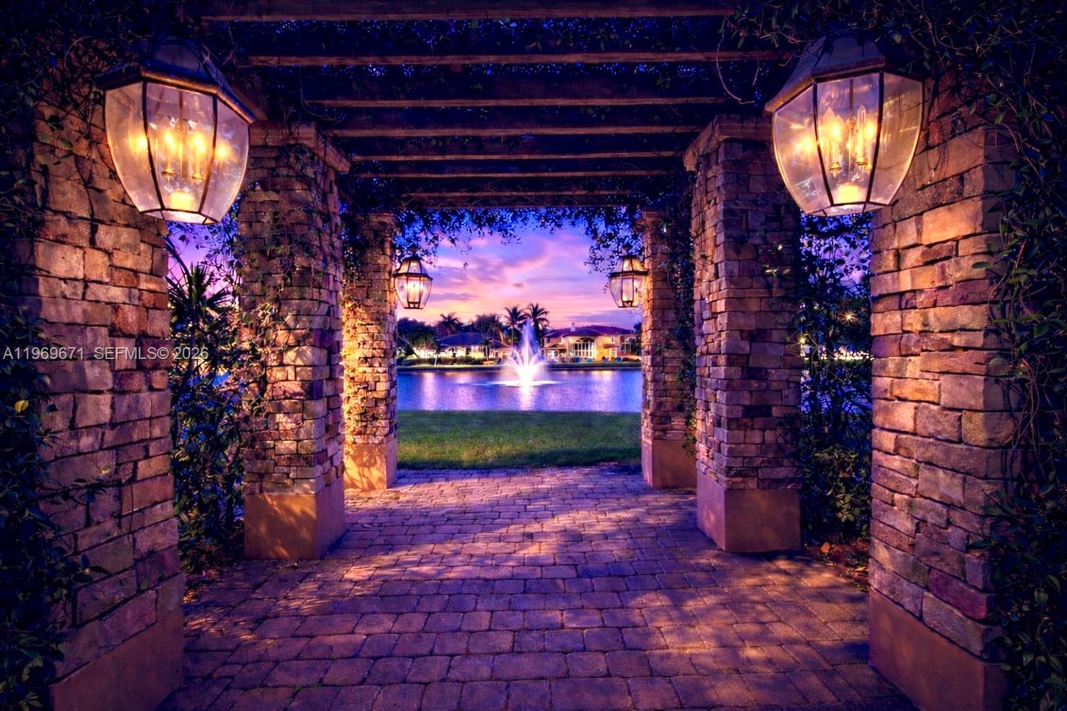 EQUESTRIAN CLUB - Residential