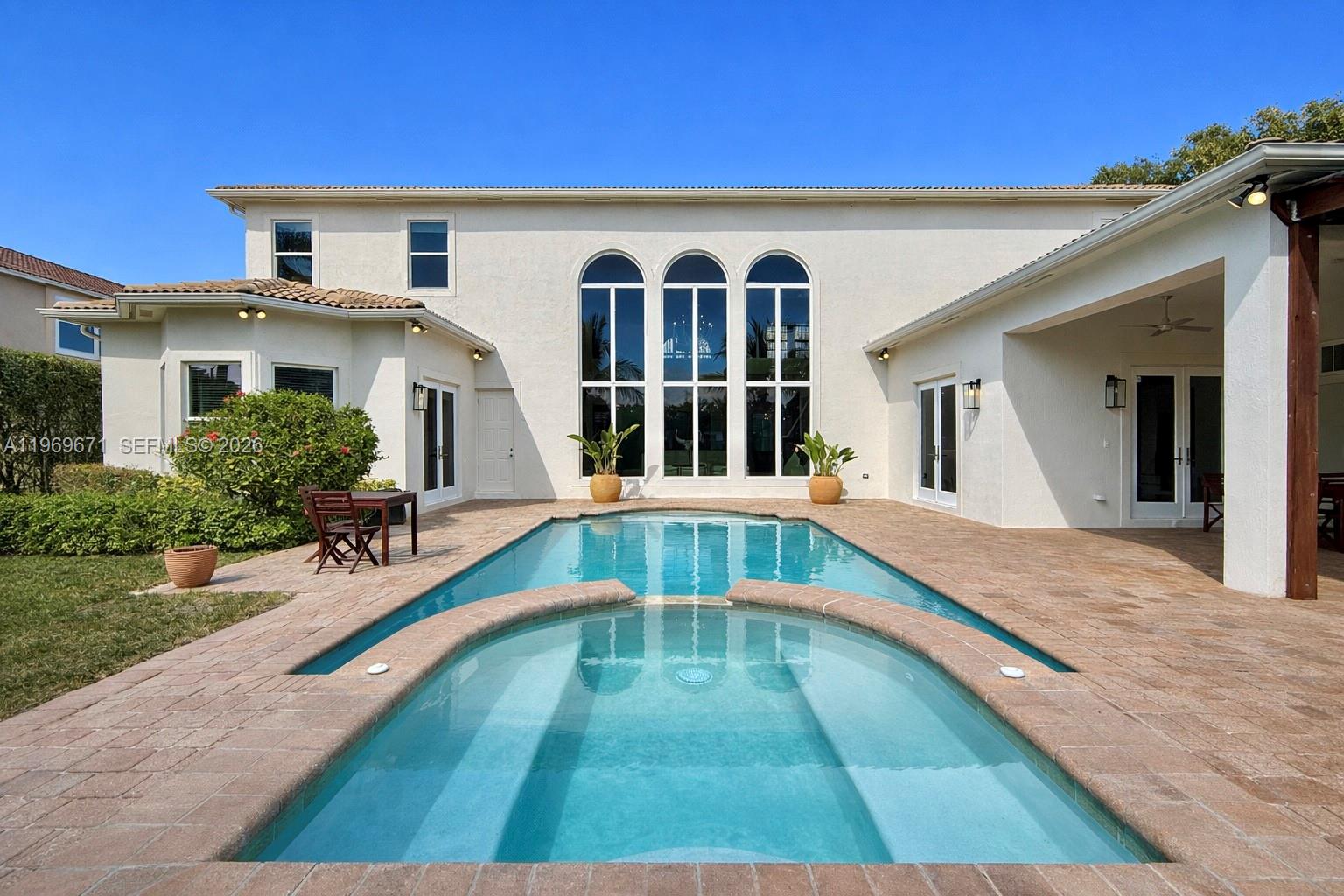 EQUESTRIAN CLUB - Residential