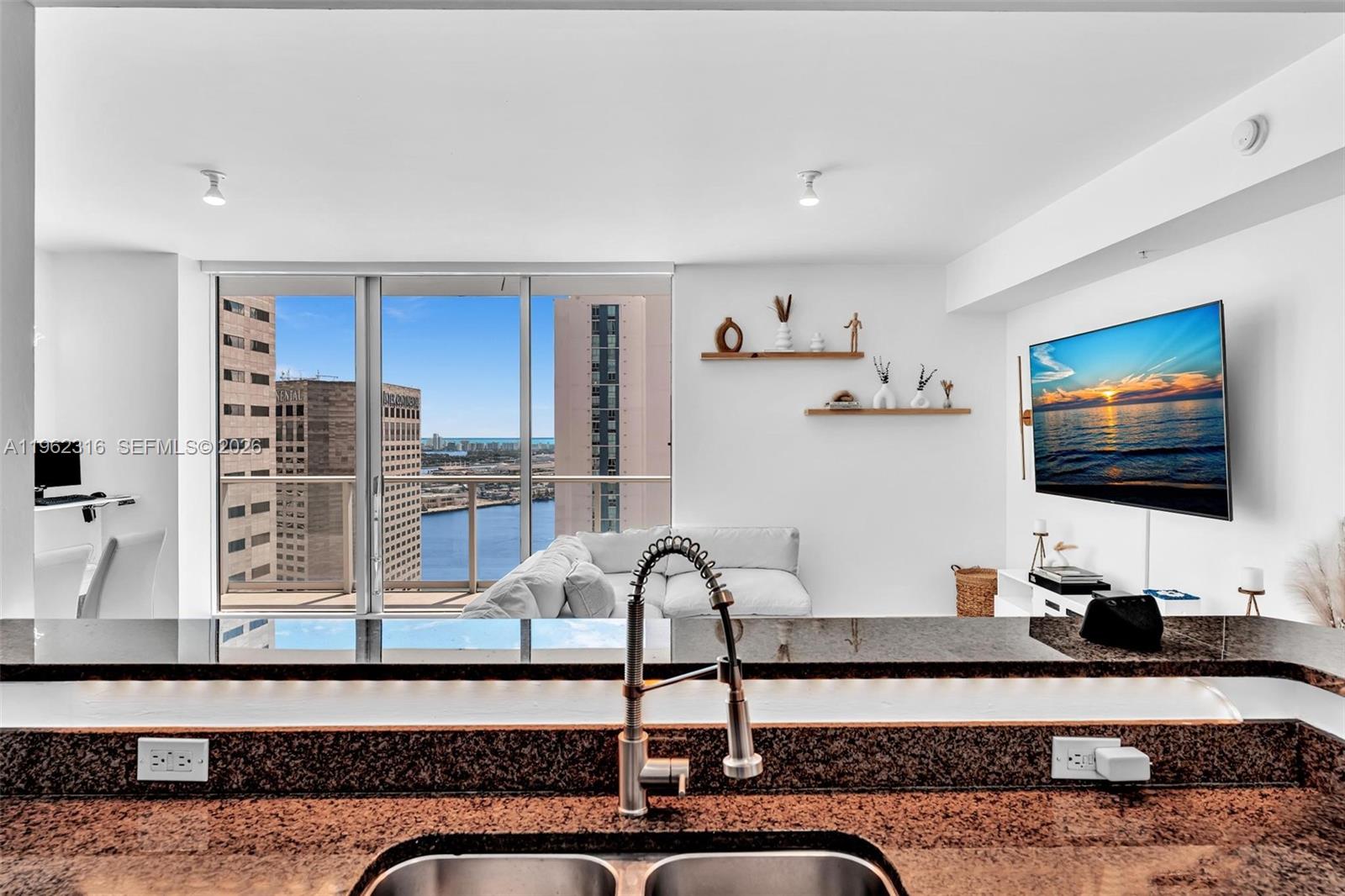 300 S Biscayne Blvd 2916