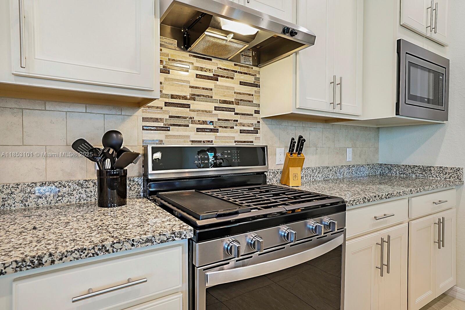 DEL WEBB AT TRADITION - Residential