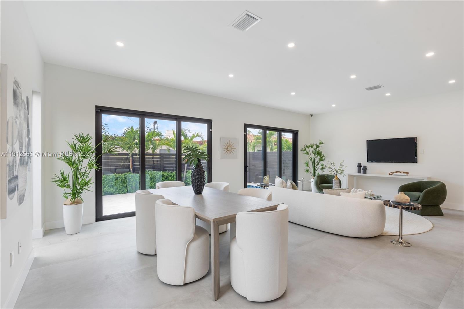 1814 Middle River Dr