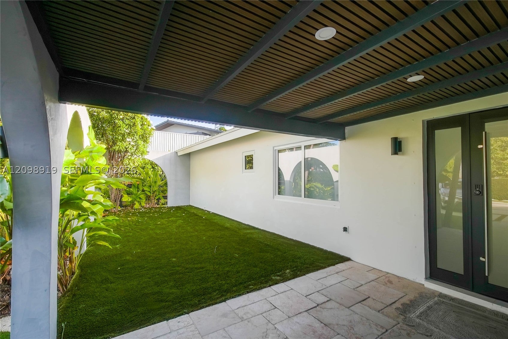 1242 NE 81st Ter, Miami, FL, 33138/$6,700,000 4 1242 NE 81st Ter