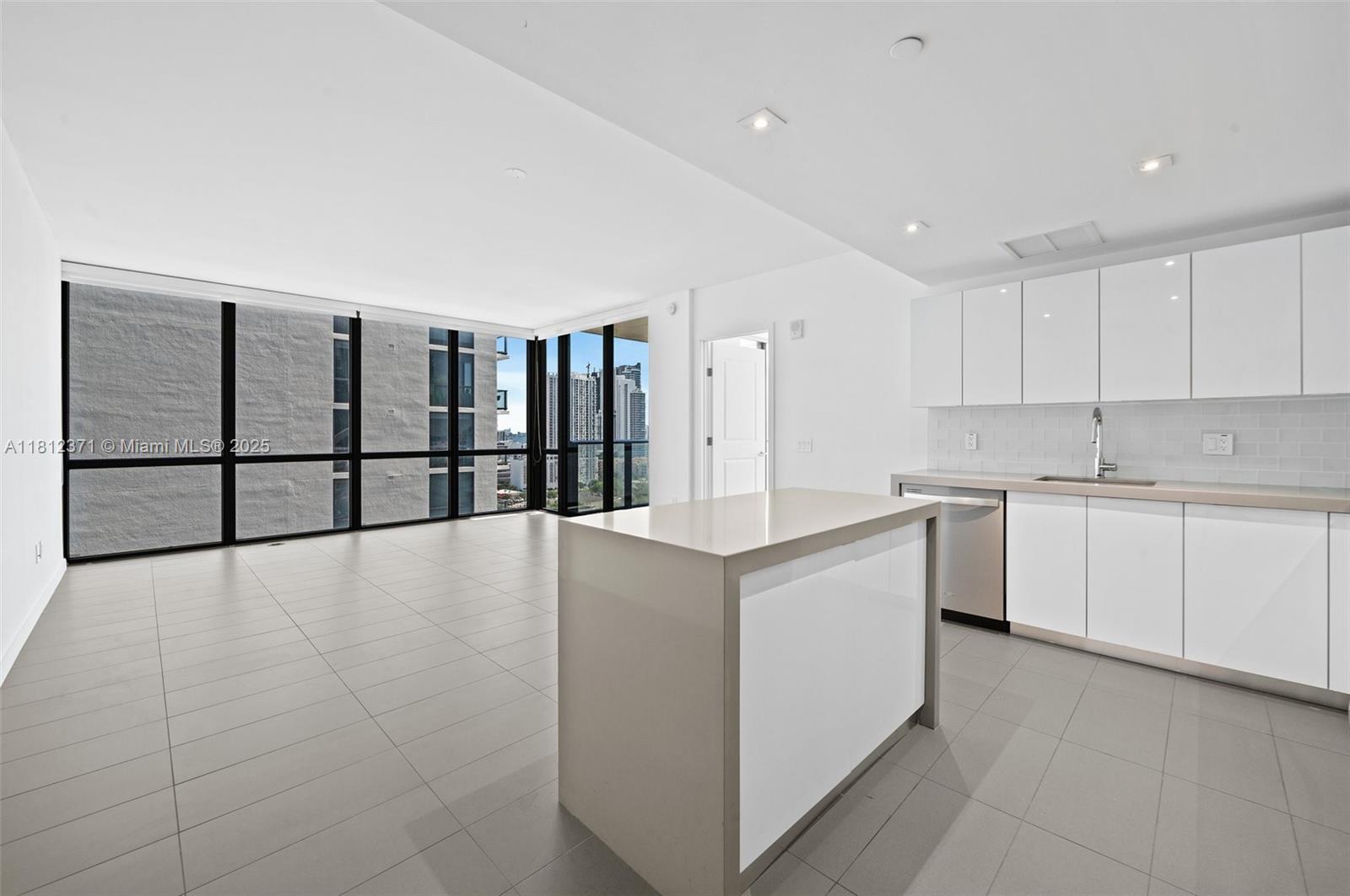 CANVAS CONDO - Residential Lease