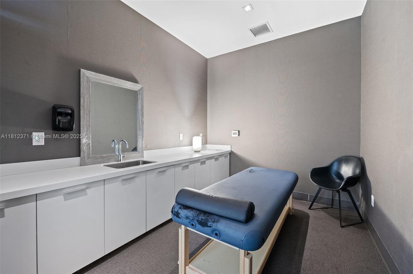 CANVAS CONDO - Residential Lease