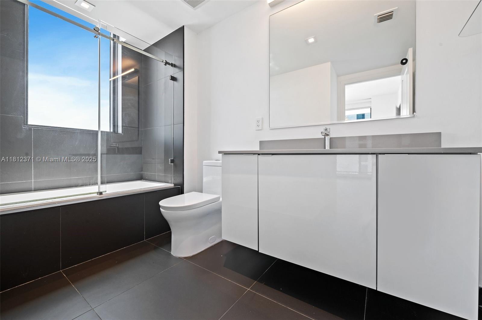 CANVAS CONDO - Residential Lease