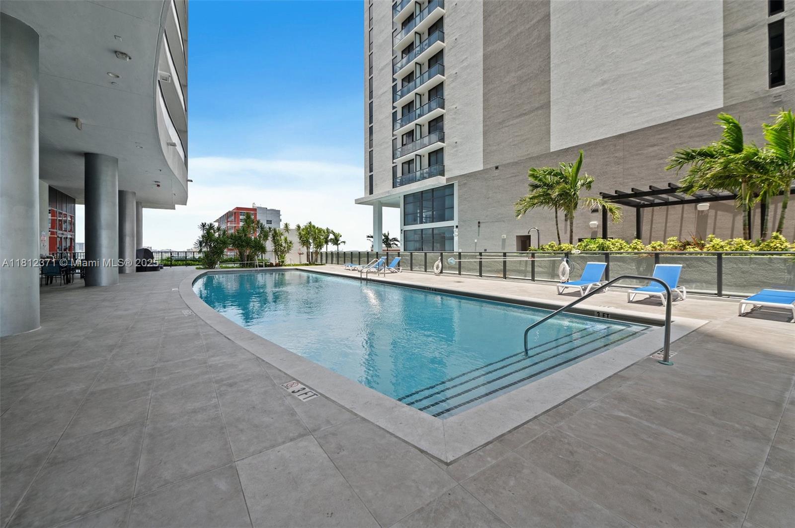 CANVAS CONDO - Residential Lease