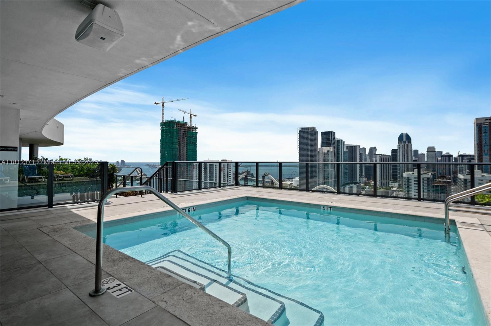 CANVAS CONDO - Residential Lease