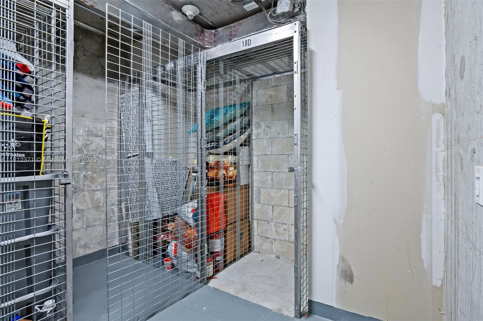 CANVAS CONDO - Residential Lease