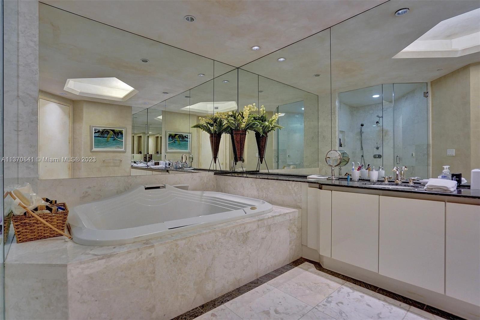 2600 ISL BLVD WILLIAMS IS - Residential