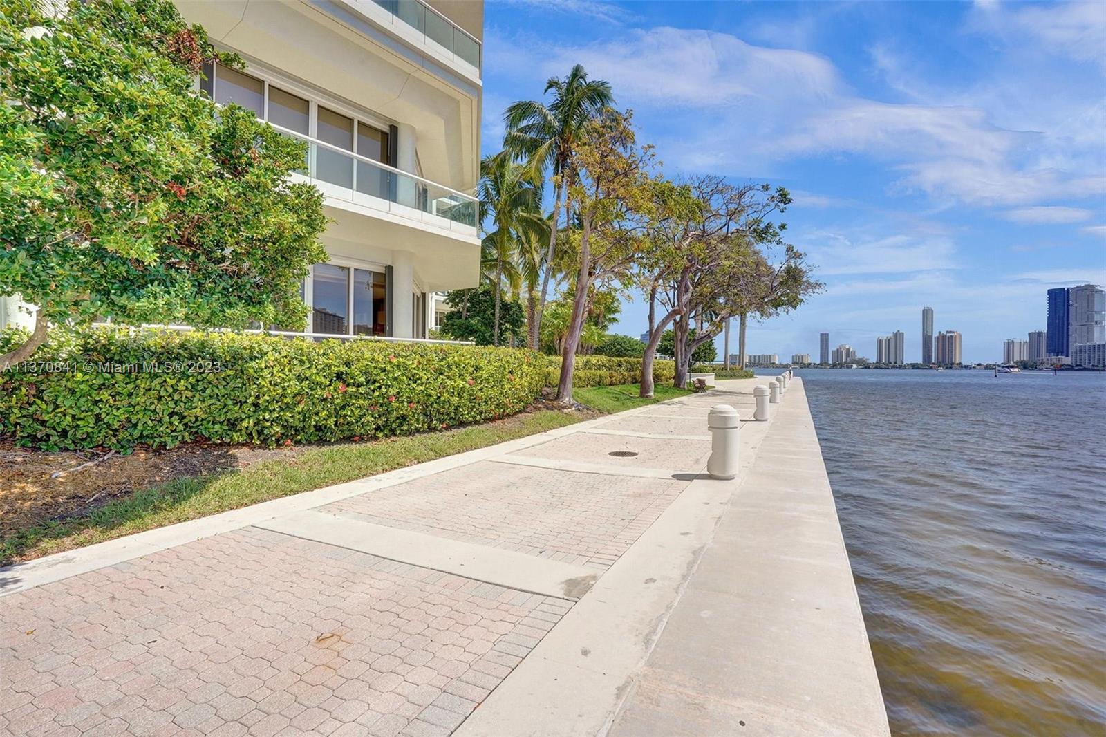 2600 ISL BLVD WILLIAMS IS - Residential