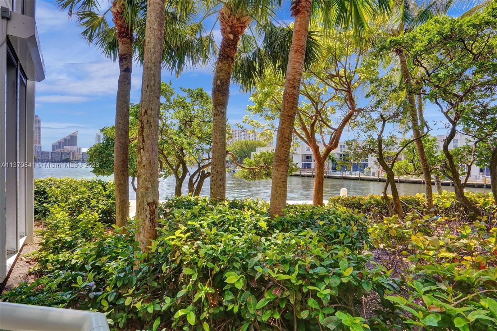 2600 ISL BLVD WILLIAMS IS - Residential